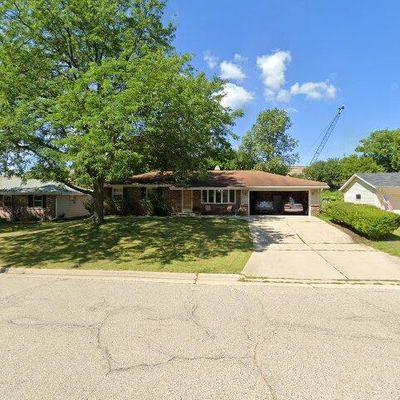 1017 Somerset Dr, Janesville, WI 53546