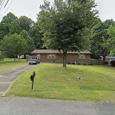 102 Lakeview Dr E, Thomasville, NC 27360