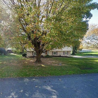 103 Flamingo Dr, Mechanicsburg, PA 17055