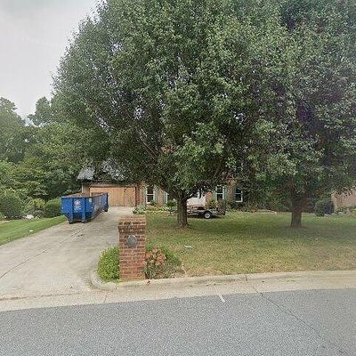 919 38 Th Ave Ne, Hickory, NC 28601