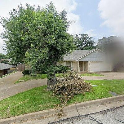 104 Ne Rosamond St, Burleson, TX 76028