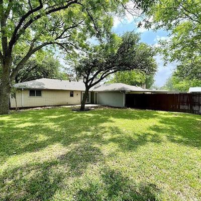 1045 Rosewood Dr, Desoto, TX 75115