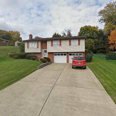 10457 Melrose Dr, Irwin, PA 15642