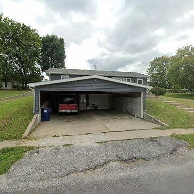 105 S Hale St, Carrollton, MO 64633