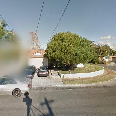 1057 North Dr, Vista, CA 92083