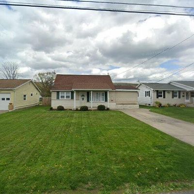 107 1 St St, Eynon, PA 18403