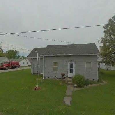 107 W Alabama St, Oblong, IL 62449