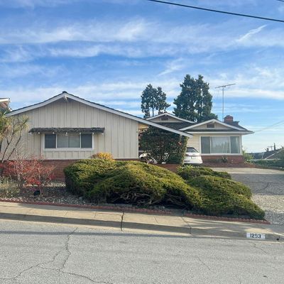 1253 Daily Dr, San Leandro, CA 94577