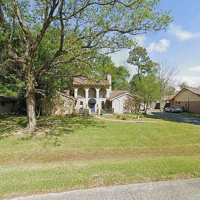 127 Red Bud Ln, Baytown, TX 77520