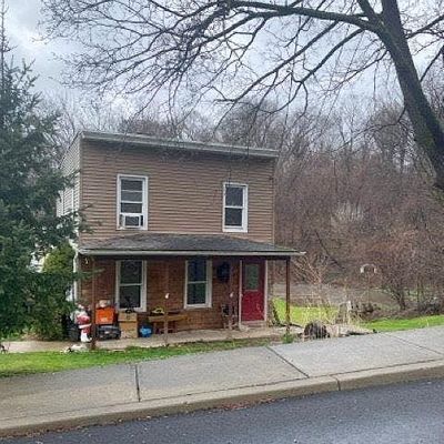 13 Green Ave, Castleton On Hudson, NY 12033