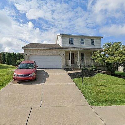 1303 Barrington Dr, Northampton, PA 18067