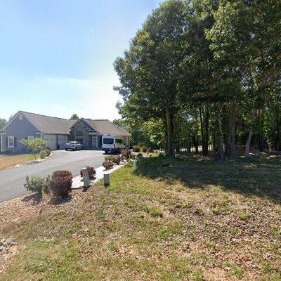 1161 Golf View Ct, Huddleston, VA 24104