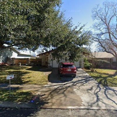 118 Bolerio Dr, Universal City, TX 78148