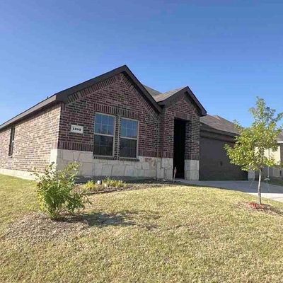 1209 Canterbury Ln, Ennis, TX 75119