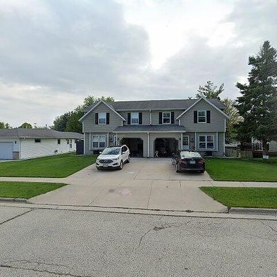 1413 Sunnydale Cir, West Bend, WI 53090