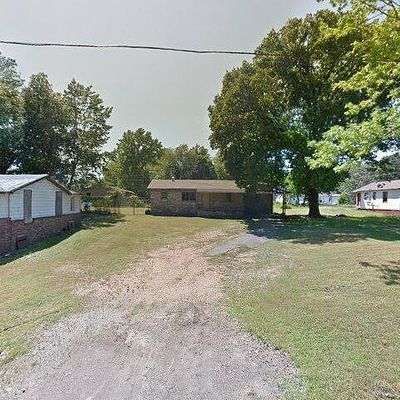 1423 1/2 S East St, Benton, AR 72015