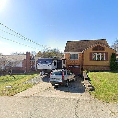 14290 Horseshoe Dr, White Oak, PA 15131