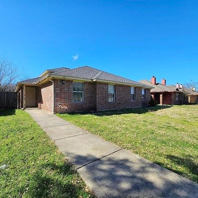 1437 N Bluegrove Rd, Lancaster, TX 75134