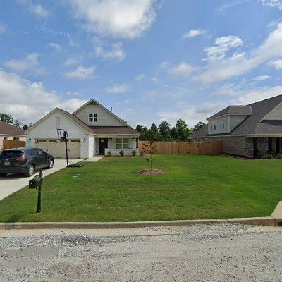 147 Quail Run Ave, Smiths Station, AL 36877