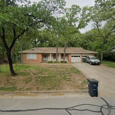 1504 Canterbury Cir, Fort Worth, TX 76112