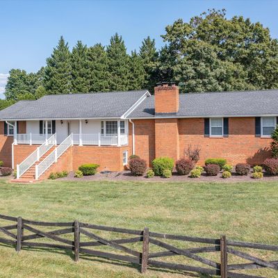 1374 Highland Acres Rd, Vinton, VA 24179