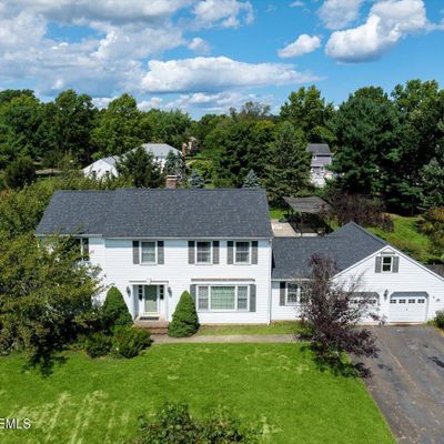 14 Penn Ln, Middletown, NJ 07748