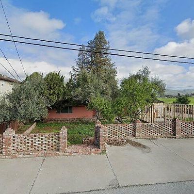 1670 Hillcrest Rd, Hollister, CA 95023