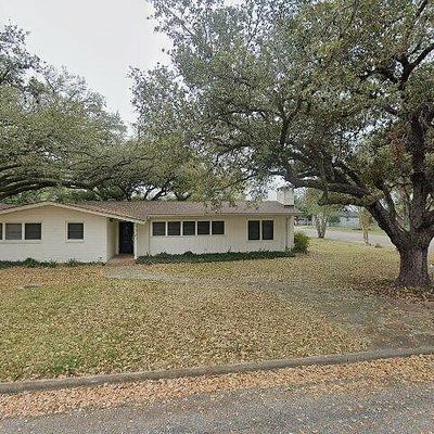 1701 E Virginia Ave, Victoria, TX 77901