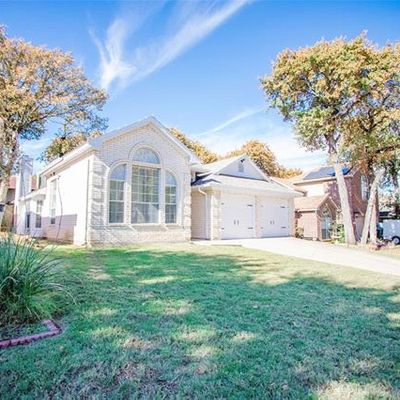 1708 Pacific Pl, Fort Worth, TX 76112