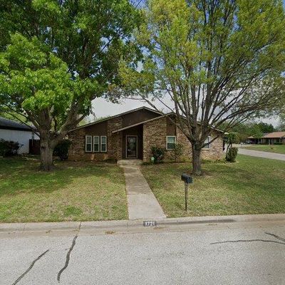 1721 Downey Dr, Fort Worth, TX 76112