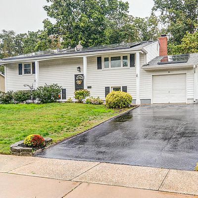 18 Southport Dr, Howell, NJ 07731