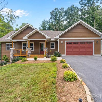 158 Jonathan Ln, Hendersonville, NC 28792