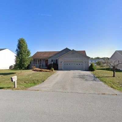 15918 Hosta Dr, Hagerstown, MD 21740