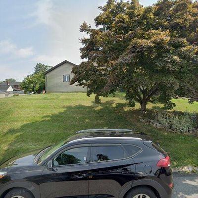 16 Devon Dr, Easton, PA 18045