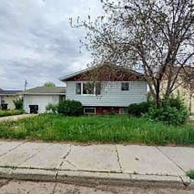 1606 10 Th Ave W, Williston, ND 58801