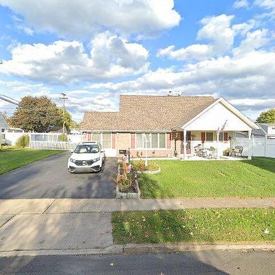 2 Hybrid Rd, Levittown, PA 19056