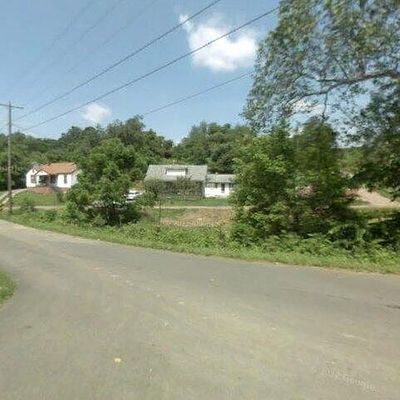 2001 Alum Spring Rd, Pulaski, VA 24301