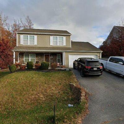 205 Robin Hood Dr, Christiansburg, VA 24073