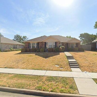 2079 Briarcliff Rd, Lewisville, TX 75067