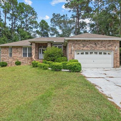 208 Golf Course Dr, Crestview, FL 32536