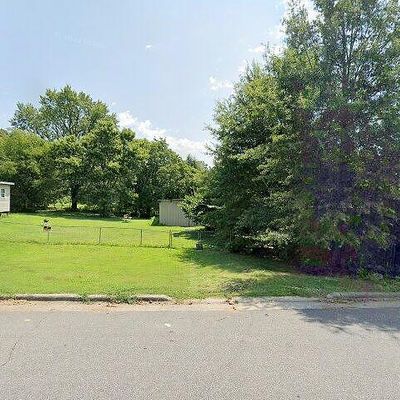 209 S 4th Ave, Mayodan, NC 27027