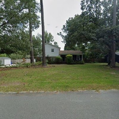 210 Wellington Dr, Wilmington, NC 28411