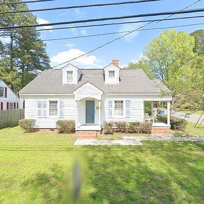 211 E Lizzie St, Selma, NC 27576