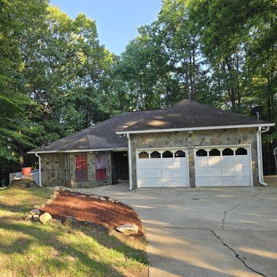 211 Long Cove Dr, Lagrange, GA 30240