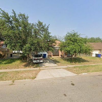 211 Riverbank Dr, Laredo, TX 78045