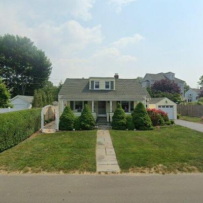 183 Alden St, Fairfield, CT 06824