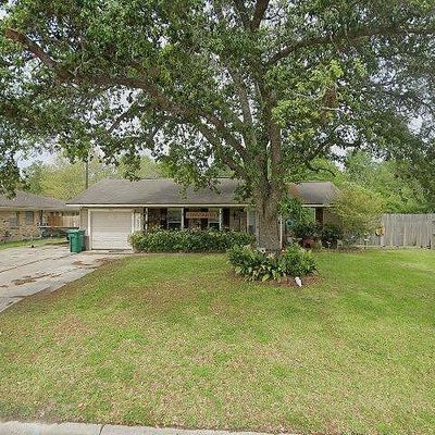 1832 Greenbriar Ave, Orange, TX 77632