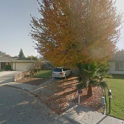 1901 W Oriole Ave, Visalia, CA 93291