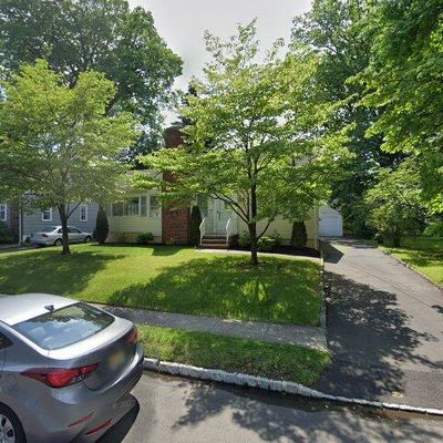 193 Locust Dr, Cranford, NJ 07016