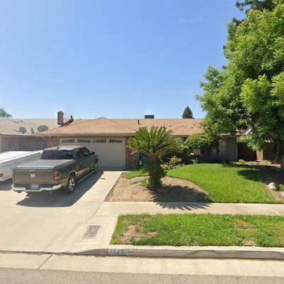 1943 E Sandalwood Ave, Tulare, CA 93274